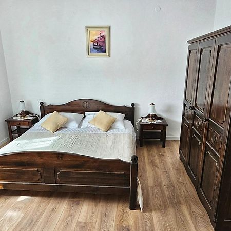 Apartments Plejic Сегет-Враница Экстерьер фото