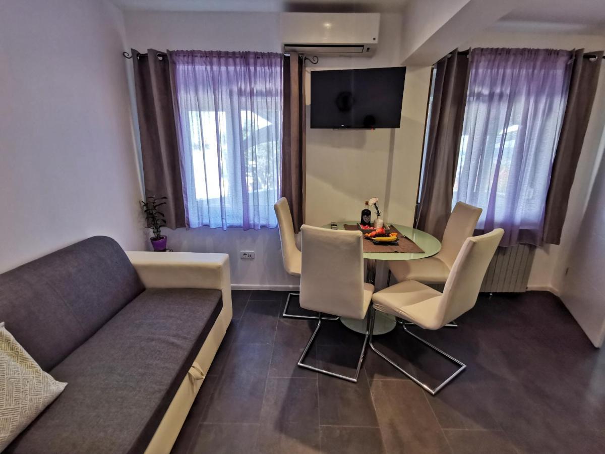 Apartments Plejic Сегет-Враница Экстерьер фото