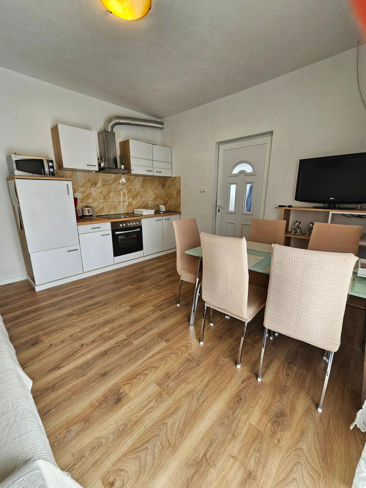 Apartments Plejic Сегет-Враница Экстерьер фото